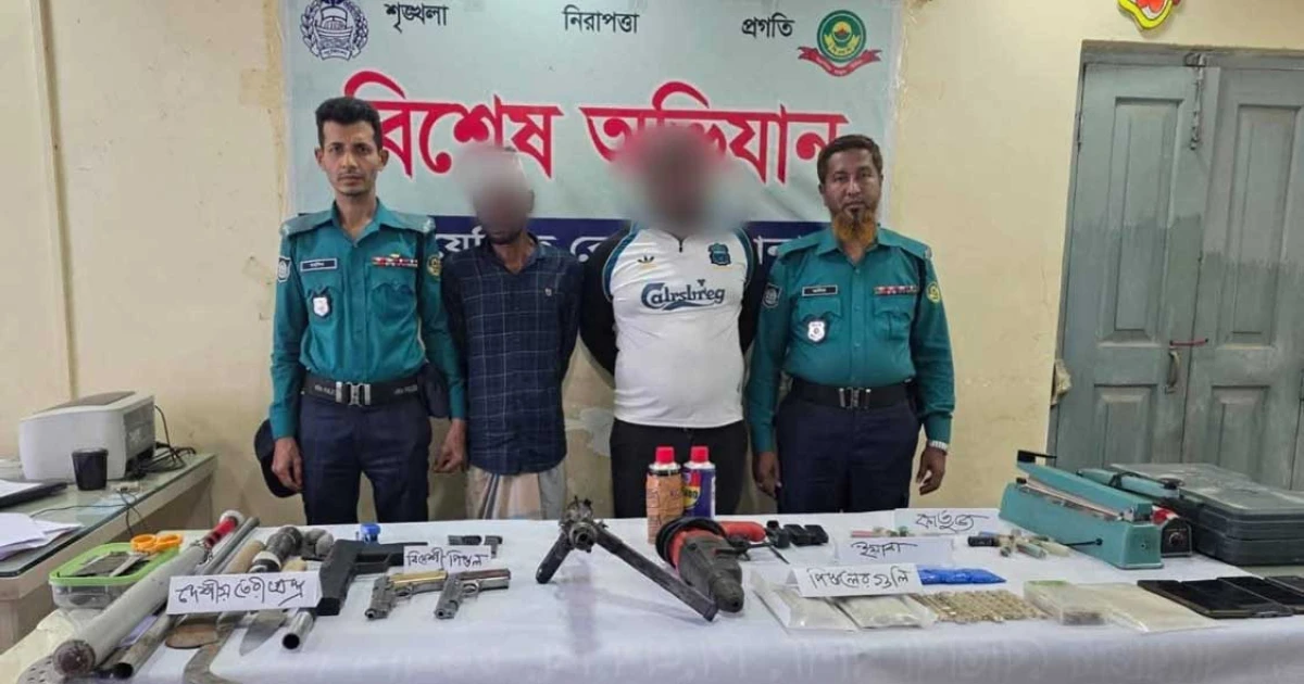 অস্ত্র-ইয়াবাসহ শীর্ষ সন্ত্রাসী বড় সাজ্জাদের দুই অনুসারী গ্রেপ্তার