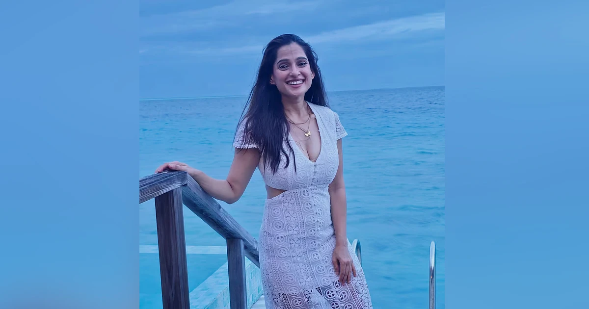 চুমু নিয়ে বিব্রতকর অভিজ্ঞতা জানালেন নায়িকা