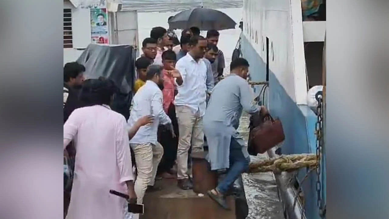 ফেরিকাণ্ডে সমালোচনা: কী বলছেন হান্নান মাসউদ