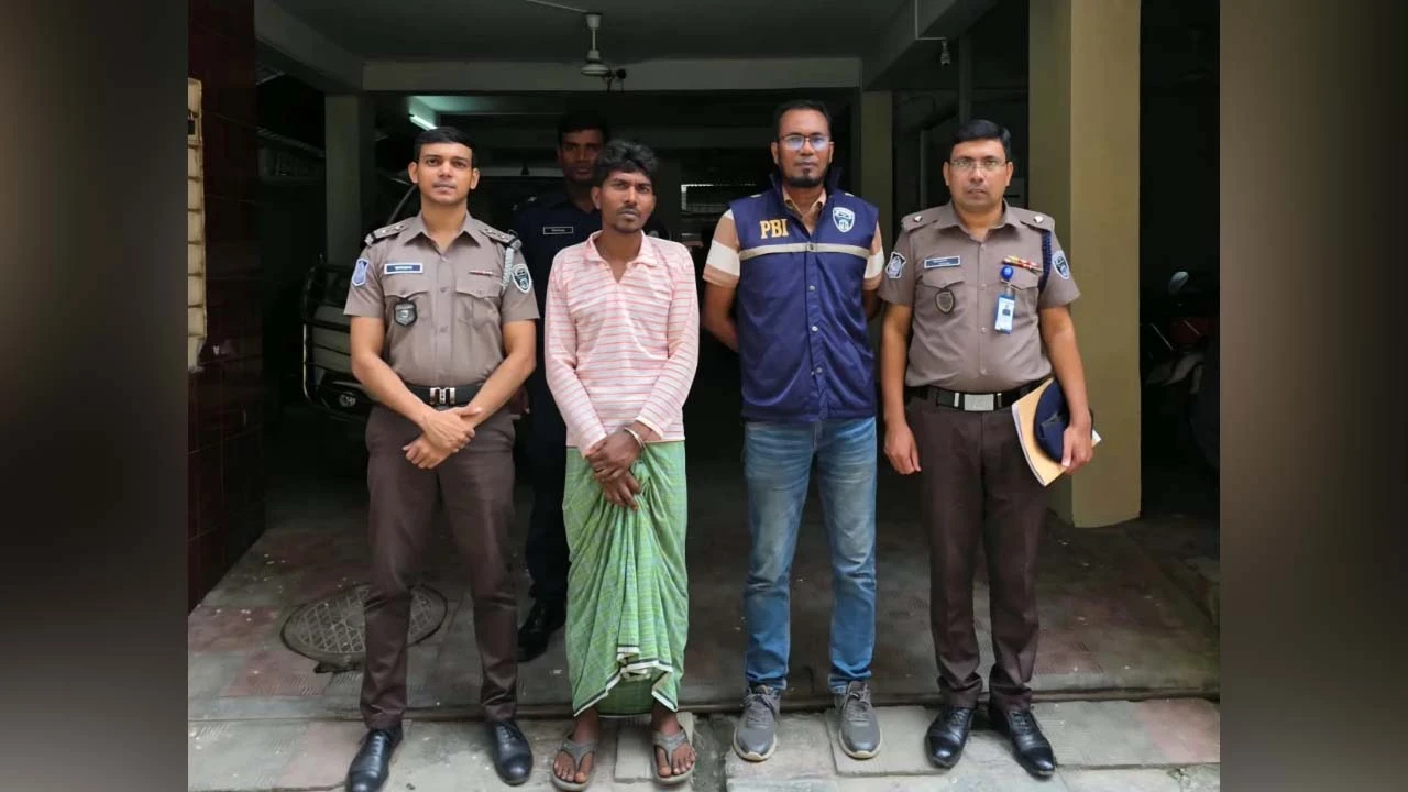 তালাবদ্ধ কক্ষে গলা কেটে হত্যার রহস্য উদ্ঘাটন, ২৪ ঘণ্টায় আসামি গ্রেপ্তার