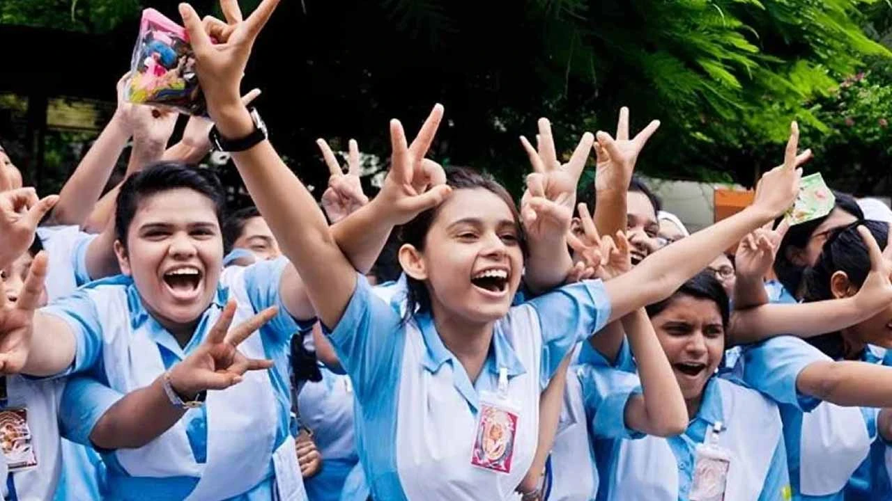 ৫৬ হাজার শিক্ষার্থীর ফল পরিবর্তন, জিপিএ-৫ পেল ৩০৭৯