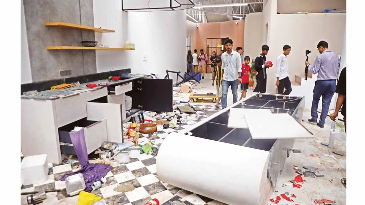 জমির ভাগ পেতে হামলার দায়িত্ব নেন শাহরিয়া