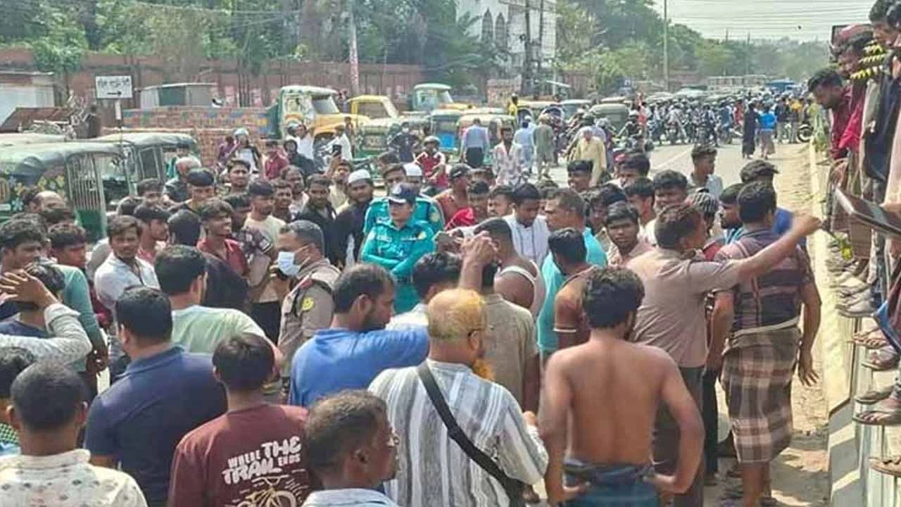 অটোরিকশাচালকদের অবরোধে অচল মোহাম্মদপুর-বসিলা সড়ক, চরম ভোগান্তিতে যাত্রীরা