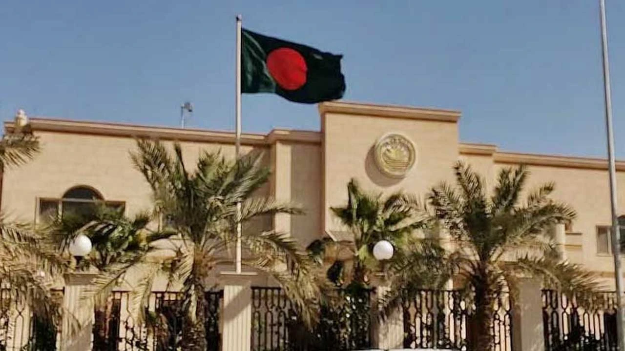 সৌদি আরবে বাংলাদেশিদের সতর্ক থাকার বার্তা