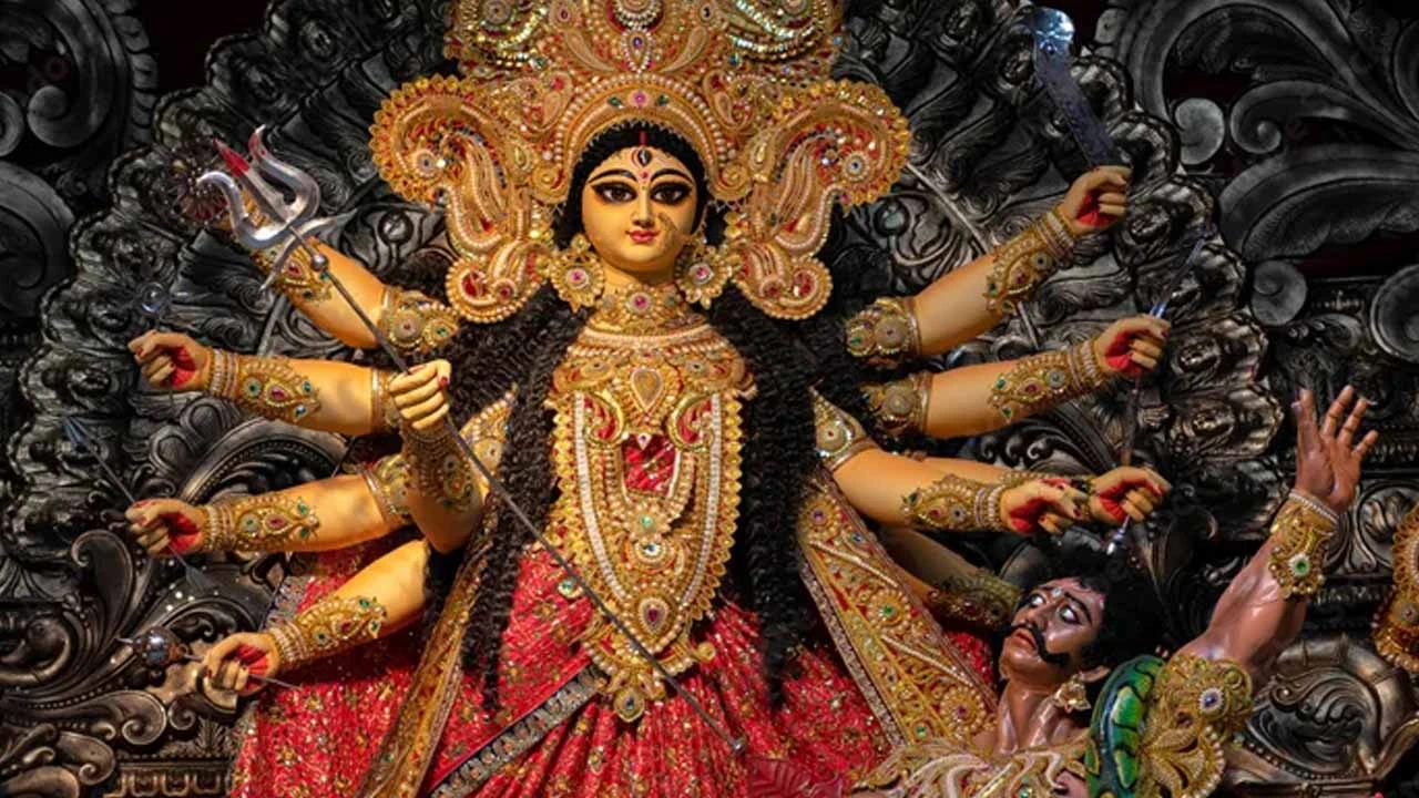 শারদীয় দুর্গাপূজা শুরু, আজ ষষ্ঠী