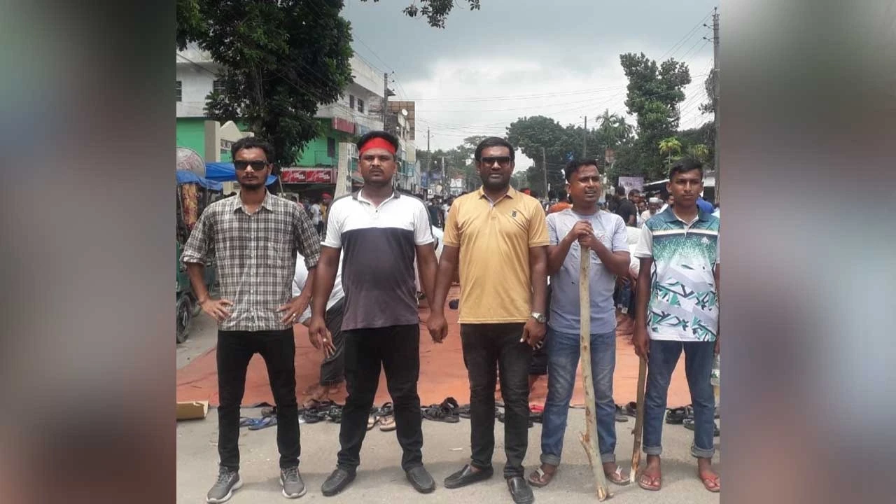 এমপি হলে নেতা, কর্মী হলে অচেনা