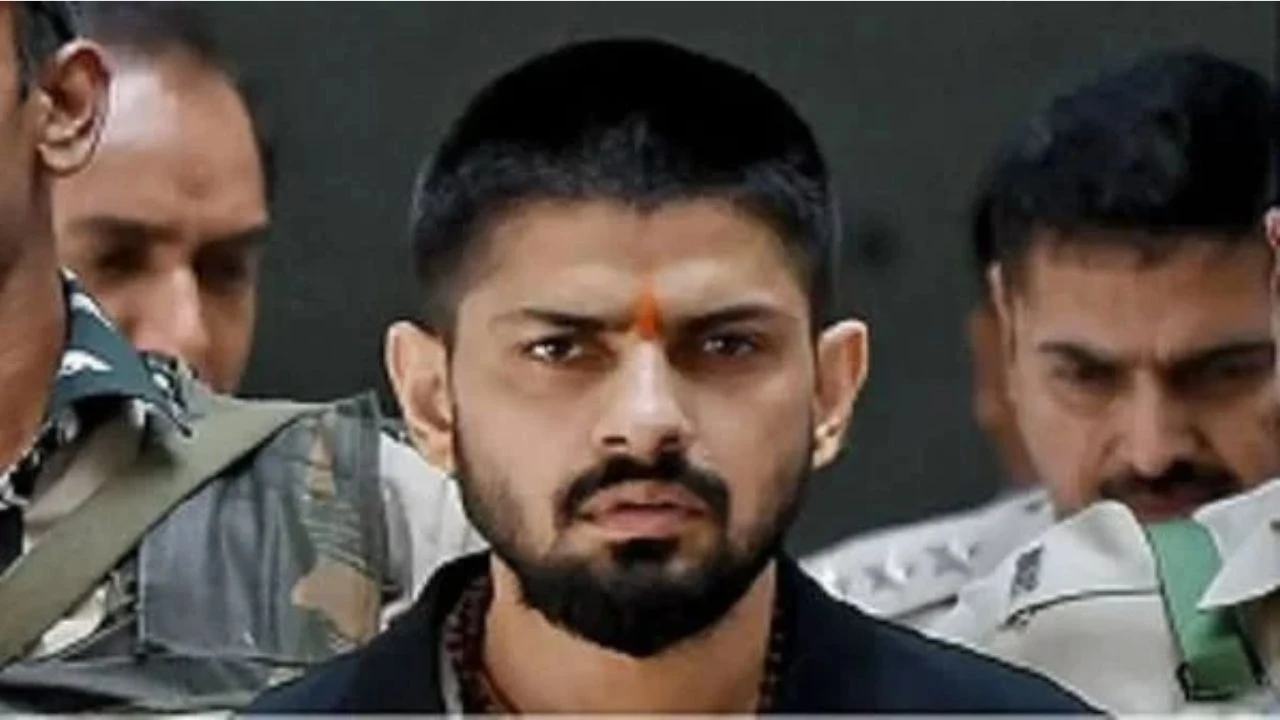 কারাগারে থেকেও বলিউডে হত্যা-হামলা, কে এই গ্যাংস্টার লরেন্স বিষ্ণোই?