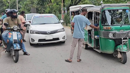 টোলে অতিষ্ঠ দর্শনার্থীরা ‘বয়কট’ করলেন মাওয়া, ব্যবসায় ভাটা