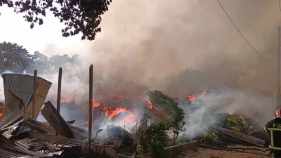 গাজীপুরে ঝুটের গোডাউনে আগুন, নিয়ন্ত্রণে ৫ ইউনিট