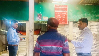 কালীগঞ্জে দুই সার ব্যবসায়ীকে ২ লাখ টাকা জরিমানা