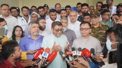 হাসপাতাল দালালমুক্ত করার ঘোষণা, ৭ দিনের মধ্যে ড্রেনেজ ও পরিচ্ছন্নতা সমস্যা সমাধানের নির্দেশ