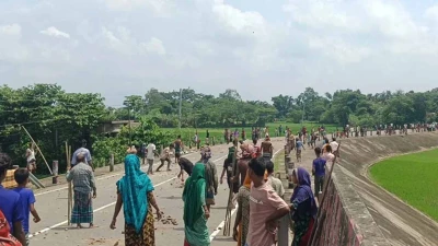 সুনামগঞ্জে মোবাইল চুরি নিয়ে দুপক্ষের সংঘর্ষ, নারীসহ আহত ২০