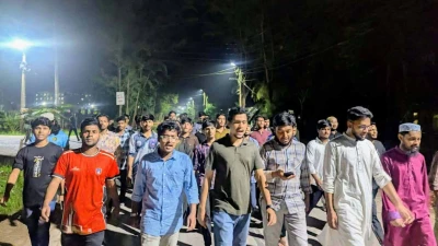 'ভাইভার নামে দলীয়করণ মানি না’ ; মধ্যরাতে নোবিপ্রবি শিক্ষার্থীদের বিক্ষোভ মিছিল অনুষ্ঠিত