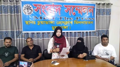 চুয়াডাঙ্গার আলমডাঙ্গায় বসতবাড়ির জমি নিয়ে প্রবাসীর সংবাদ সম্মেলন