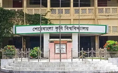‘রেজিস্ট্রেশন নম্বর না দিলে রুম থেকে বের হতে দেব না’