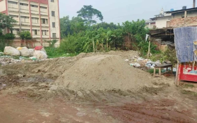 বিএনপি নেতার ভাইয়ের বিরুদ্ধে সরকারি জায়গায় বালু ফেলে দখল চেষ্টার অভিযোগ
