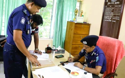 ঠাকুরগাঁও পুলিশ সুপারের জেলা ট্রাফিক অফিস পরিদর্শন