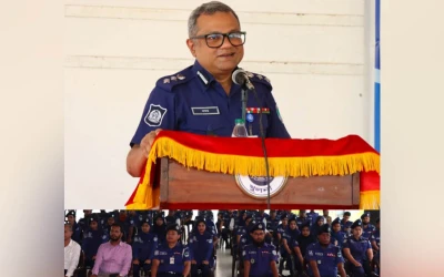 খুলনায় দুর্গাপূজায় নিরাপত্তা নির্দেশনা ব্রিফিংয়ে-পুলিশ সুপার