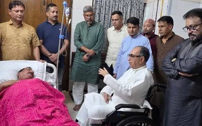 হাসপাতালে ভূমিমন্ত্রী মিনুকে দেখতে গেলেন মির্জা আব্বাস