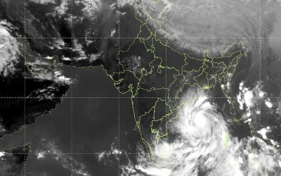 ‘অর্ণব’ এখন অতি প্রবল ঘূর্ণিঝড়, বাড়লো সতর্ক সংকেত